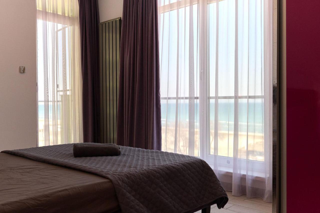Glamour Red apartment 22 in Alezzi Spa Pool resort Mamaia Esterno foto