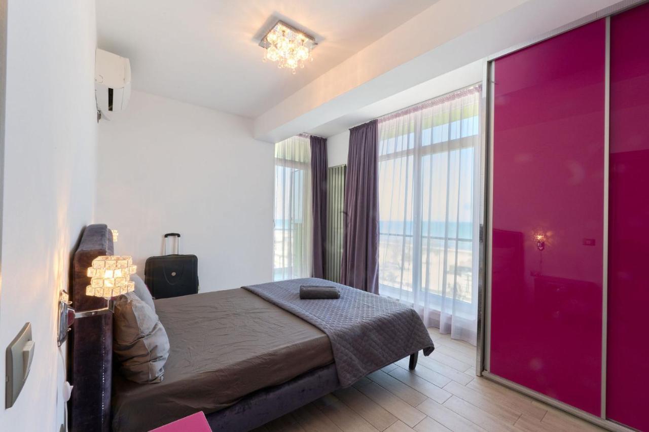 Glamour Red apartment 22 in Alezzi Spa Pool resort Mamaia Esterno foto