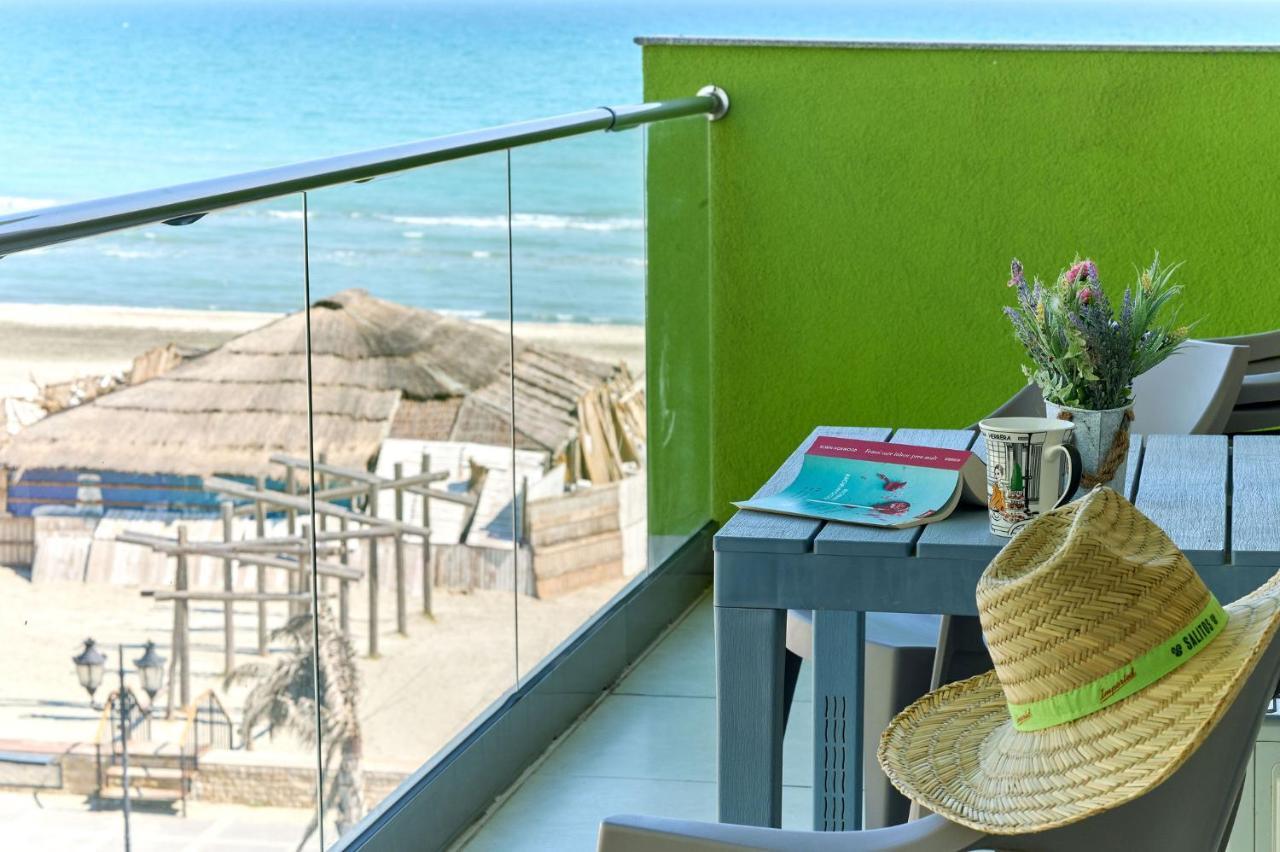 Glamour Red apartment 22 in Alezzi Spa Pool resort Mamaia Esterno foto