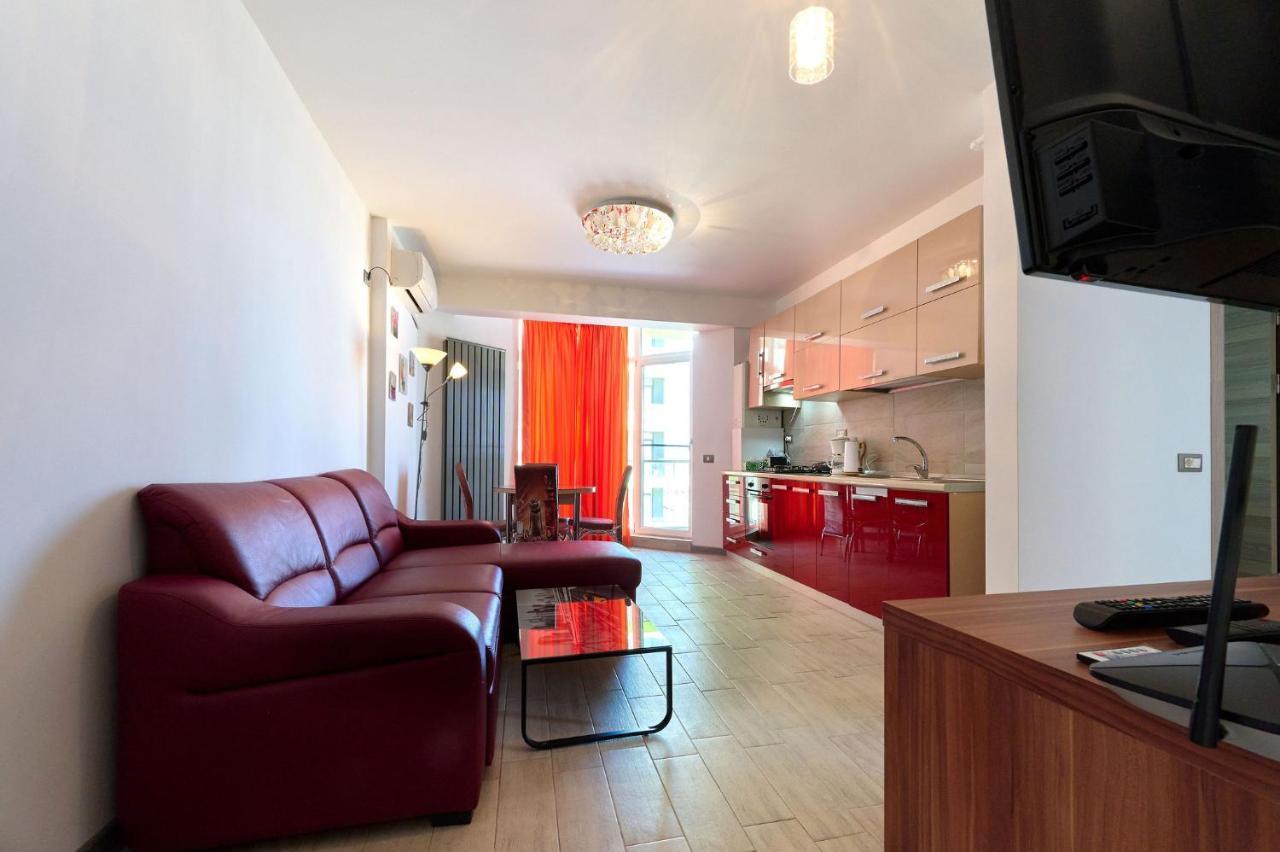 Glamour Red apartment 22 in Alezzi Spa Pool resort Mamaia Esterno foto